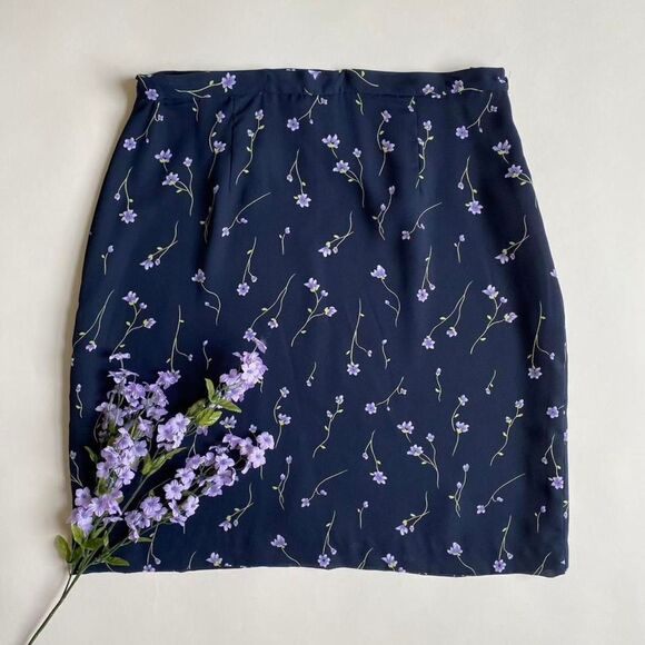 Vintage navy floral skirt - Picture 2 of 6